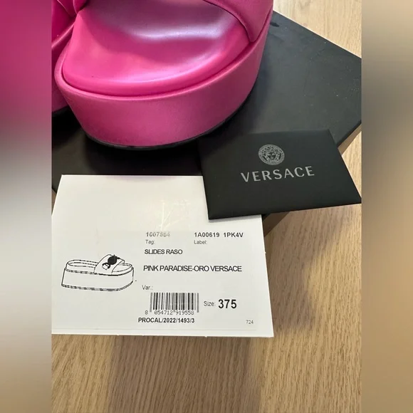 PFF ONLY 💕VERSACE Medusa Biggie Satin Platform Sandals size 37.5 (US 7) - Picture 11 of 16